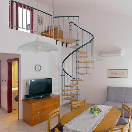 Pino Apartment Pula Exterior photo