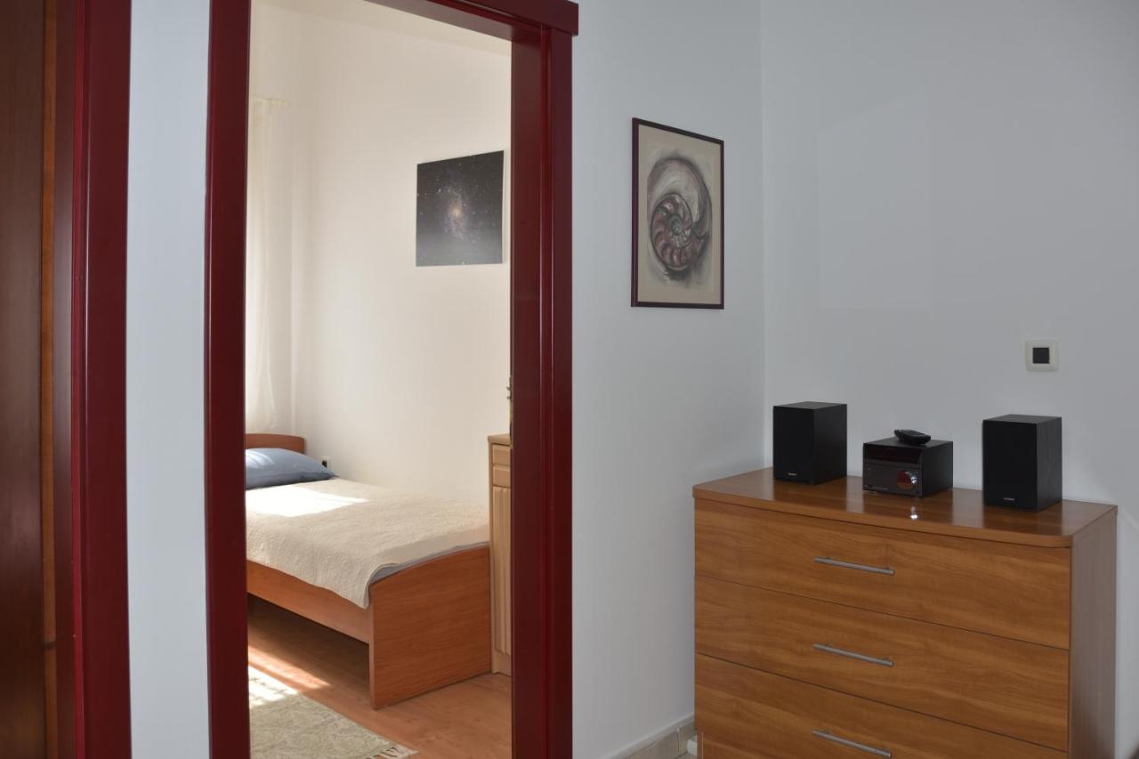 Pino Apartment Pula Exterior photo
